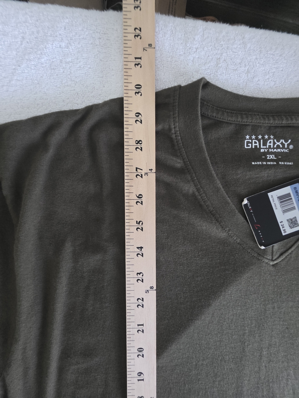 Galaxy By Harvic Men's V-Neck T-Shirt in Olive - Picture 4 of 5
